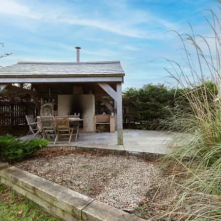 Seaside Haven For The Family דירה